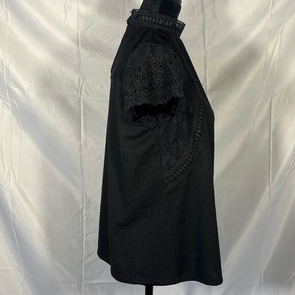 Cable and Gauge Women’s Black detailed blouse - Picture 2 of 14